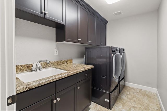 3030 Black Oak Dr, Rocklin, CA 95765