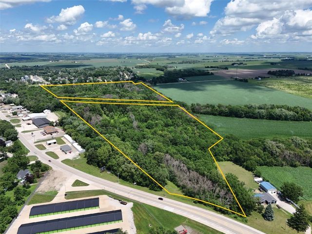 Iowa Rd., Center Point, IA 52402