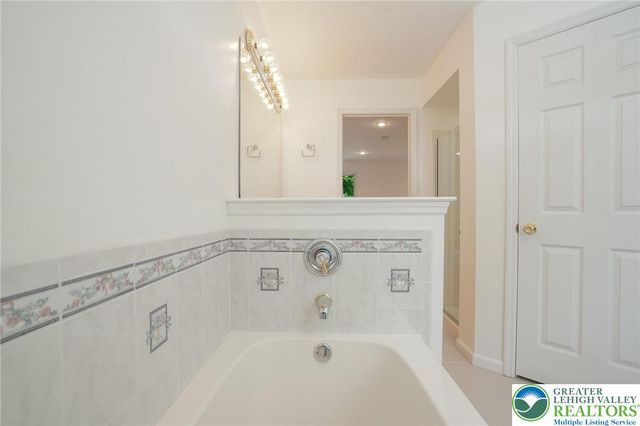 144 Dogwood Drive, Penn Forest Twp, PA 18229