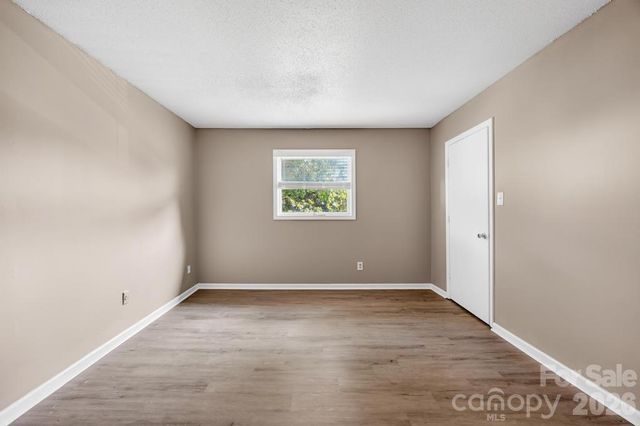 7915 Oak Meadow Court, Charlotte, NC 28210