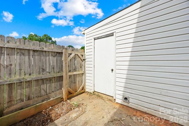 7915 Oak Meadow Court, Charlotte, NC 28210
