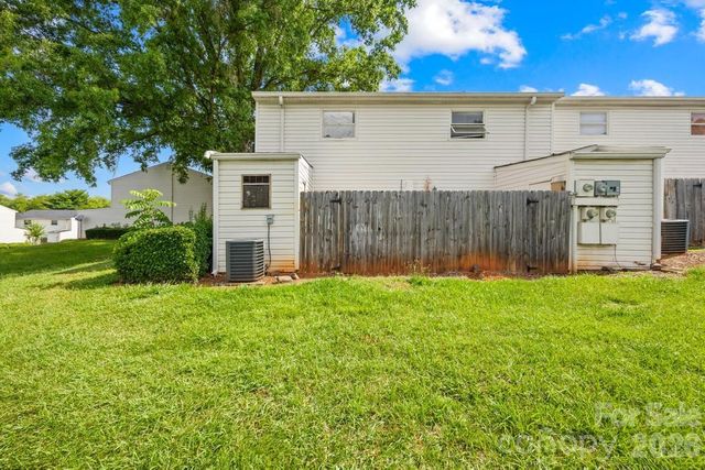 7915 Oak Meadow Court, Charlotte, NC 28210
