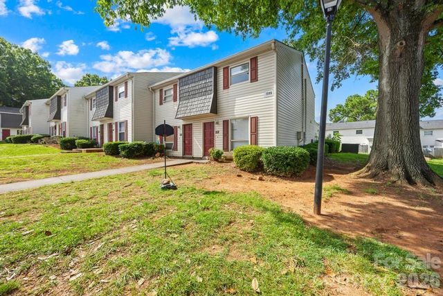 7915 Oak Meadow Court, Charlotte, NC 28210