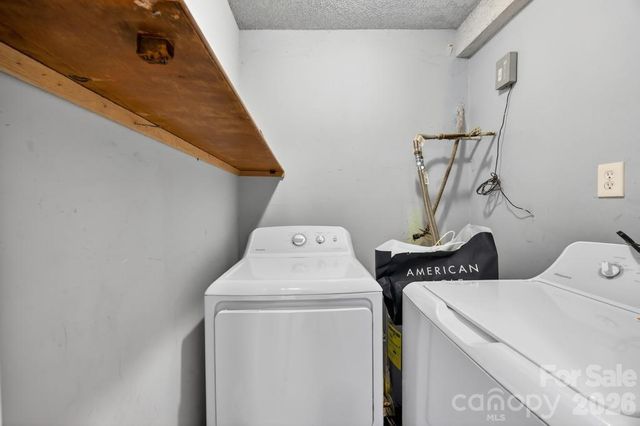 7915 Oak Meadow Court, Charlotte, NC 28210