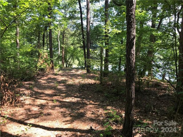2793 Catawba Road 24, Great Falls, SC 29055