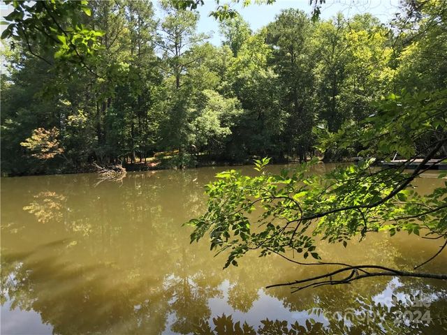 2793 Catawba Road 24, Great Falls, SC 29055