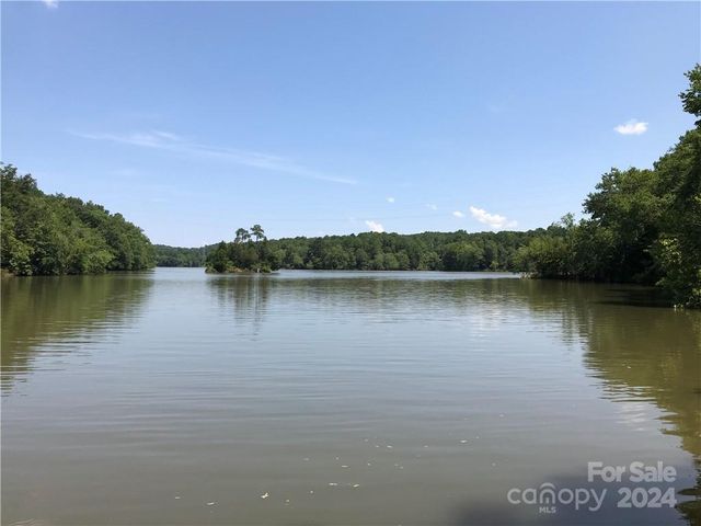 2793 Catawba Road 24, Great Falls, SC 29055