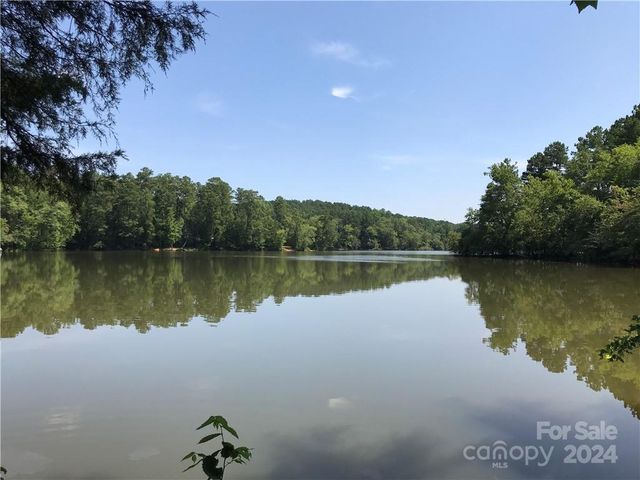 2793 Catawba Road 24, Great Falls, SC 29055
