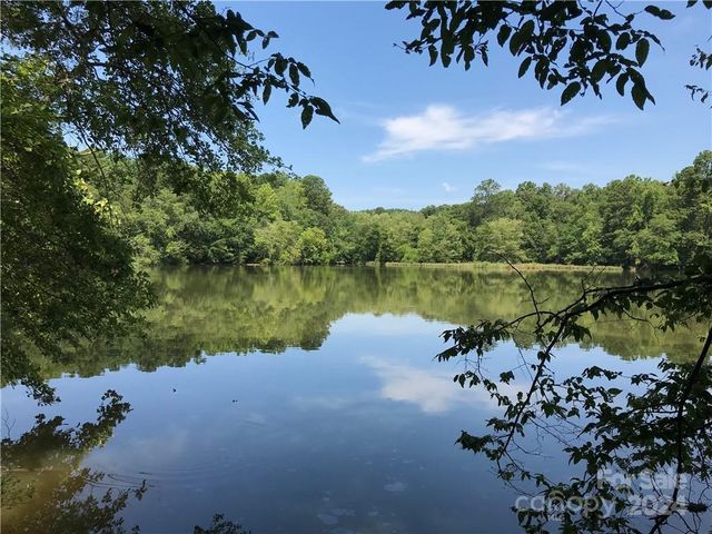 2793 Catawba Road 24, Great Falls, SC 29055