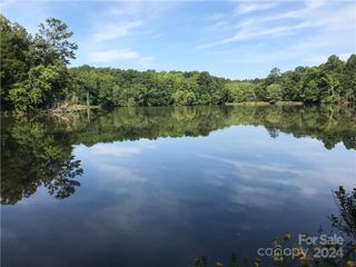 2793 Catawba Road 24, Great Falls, SC 29055