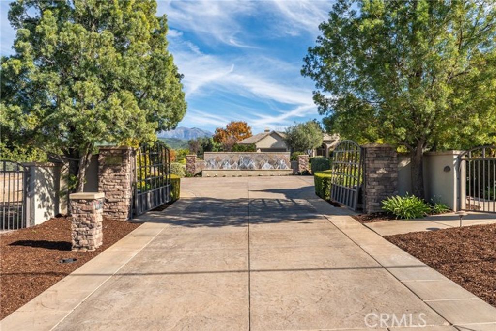 11489 Walnut Street, Redlands, CA 92374