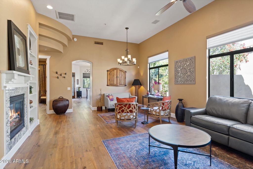 Image 10 of property listing at 19550 N GRAYHAWK Drive 1141, Scottsdale, AZ 85255