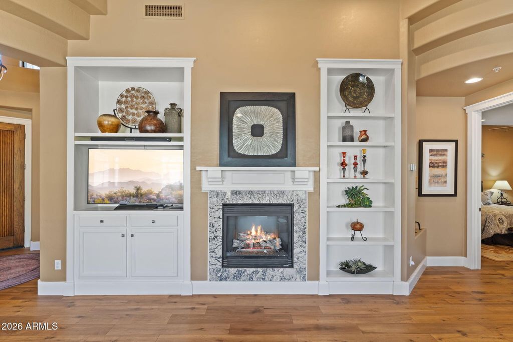 Image 12 of property listing at 19550 N GRAYHAWK Drive 1141, Scottsdale, AZ 85255