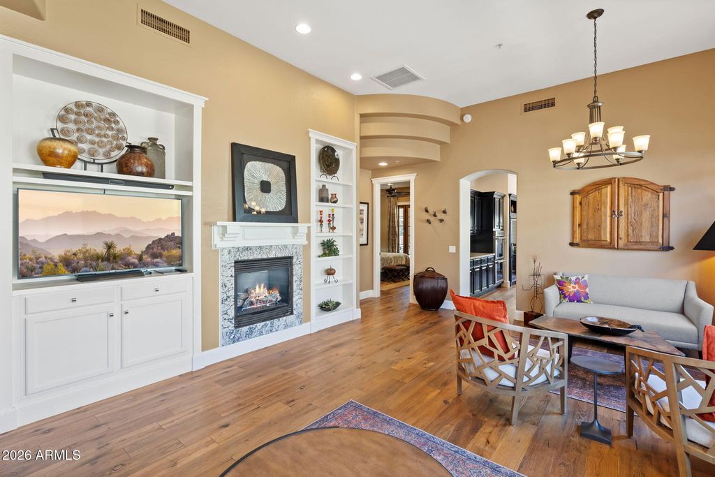 Image 6 of property listing at 19550 N GRAYHAWK Drive 1141, Scottsdale, AZ 85255