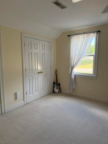 2009 Brunswick Dr, Lebanon, TN 37087