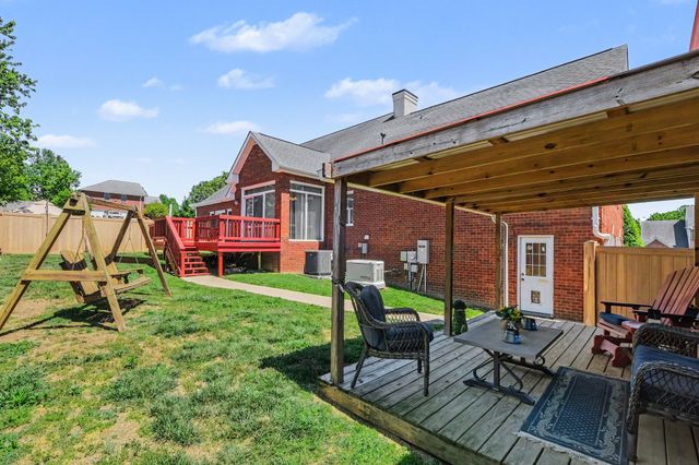2009 Brunswick Dr, Lebanon, TN 37087