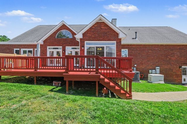 2009 Brunswick Dr, Lebanon, TN 37087