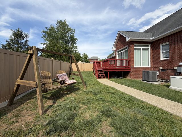 2009 Brunswick Dr, Lebanon, TN 37087