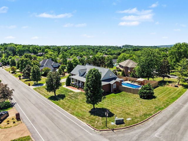 2009 Brunswick Dr, Lebanon, TN 37087