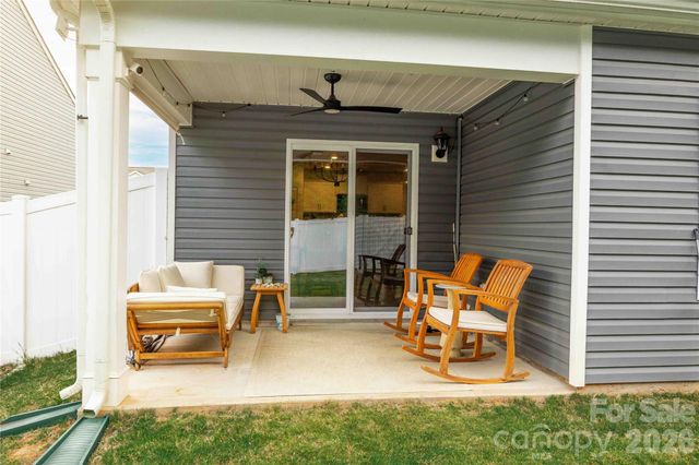 2880 Sherrills Stream Drive, Sherrills Ford, NC 28673