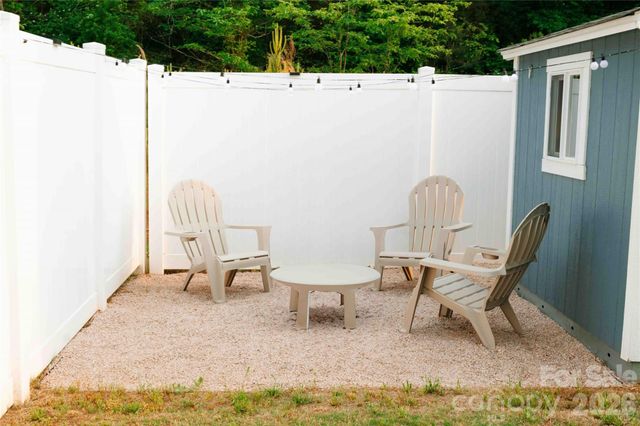 2880 Sherrills Stream Drive, Sherrills Ford, NC 28673