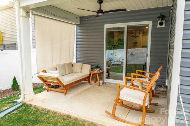 2880 Sherrills Stream Drive, Sherrills Ford, NC 28673