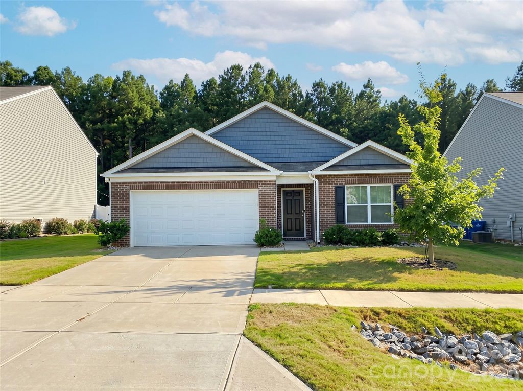 2880 Sherrills Stream Drive, Sherrills Ford, NC 28673