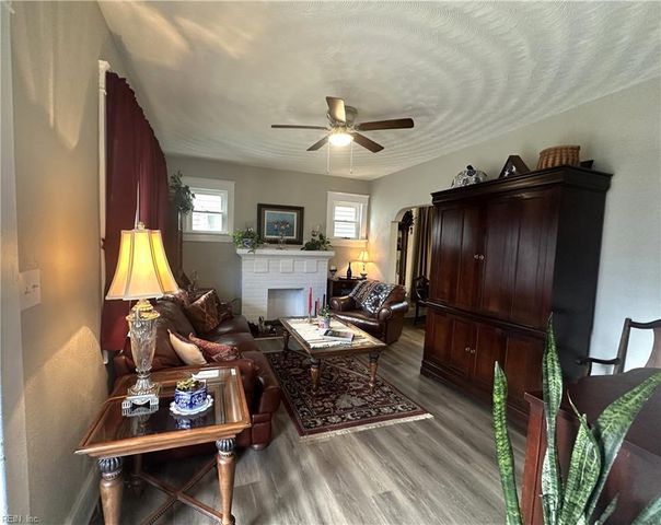 1622 McDaniel ST, Portsmouth, VA 23704