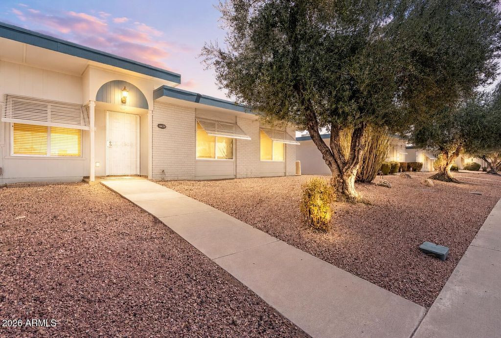 13629 N Del Webb Boulevard, Sun City, AZ 85351