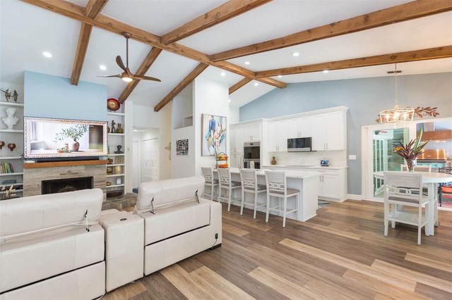 5039 BARROWE DRIVE, Tampa, FL 33624