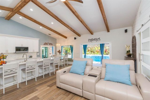 5039 BARROWE DRIVE, Tampa, FL 33624