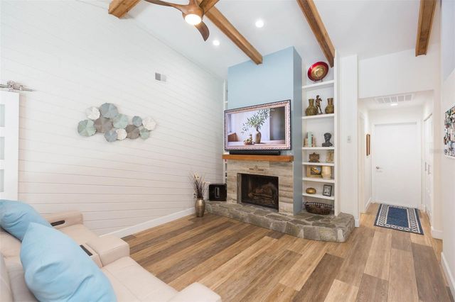 5039 BARROWE DRIVE, Tampa, FL 33624