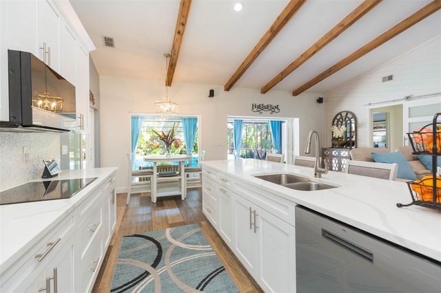 5039 BARROWE DRIVE, Tampa, FL 33624