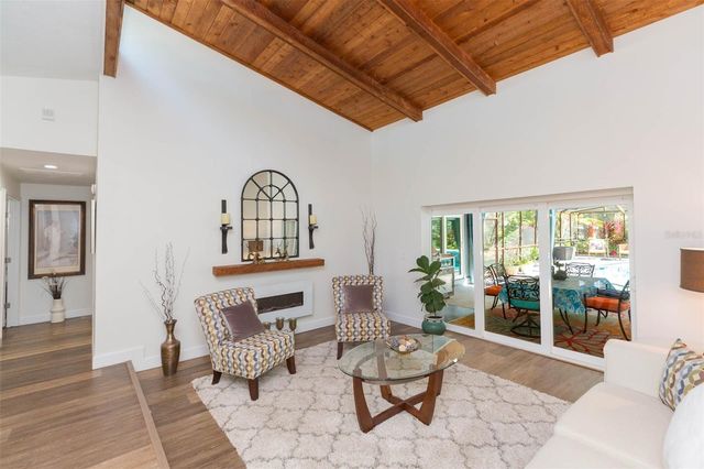 5039 BARROWE DRIVE, Tampa, FL 33624