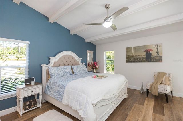 5039 BARROWE DRIVE, Tampa, FL 33624