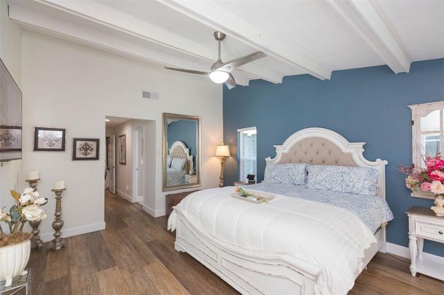 5039 BARROWE DRIVE, Tampa, FL 33624