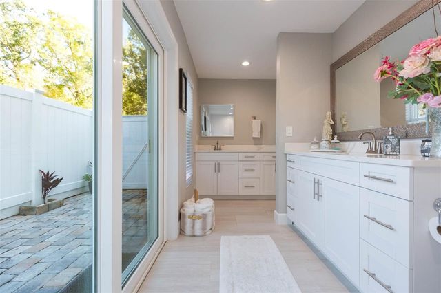 5039 BARROWE DRIVE, Tampa, FL 33624