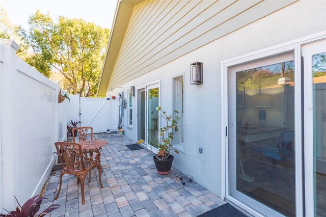 5039 BARROWE DRIVE, Tampa, FL 33624