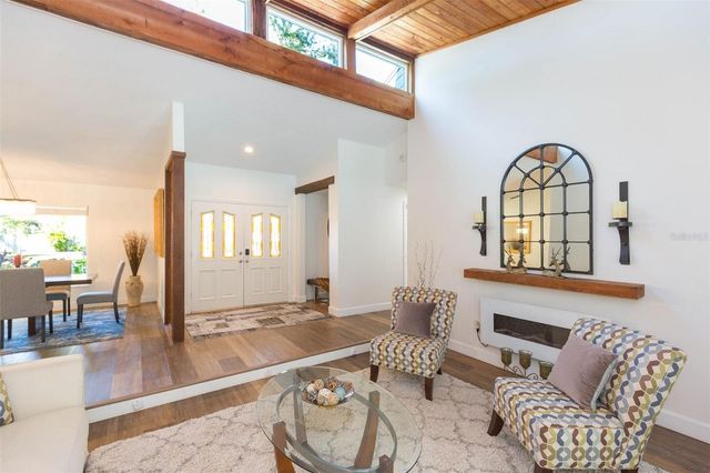 5039 BARROWE DRIVE, Tampa, FL 33624