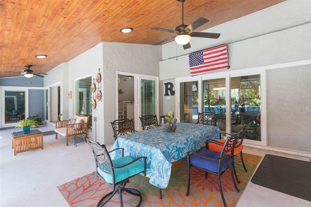 5039 BARROWE DRIVE, Tampa, FL 33624