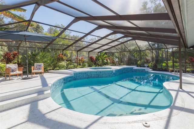 5039 BARROWE DRIVE, Tampa, FL 33624