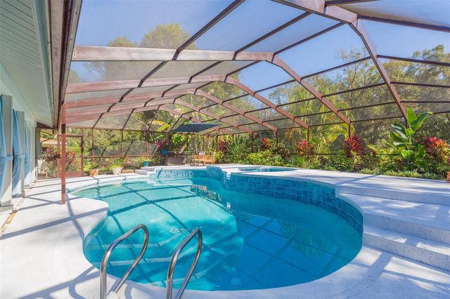 5039 BARROWE DRIVE, Tampa, FL 33624