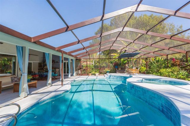 5039 BARROWE DRIVE, Tampa, FL 33624