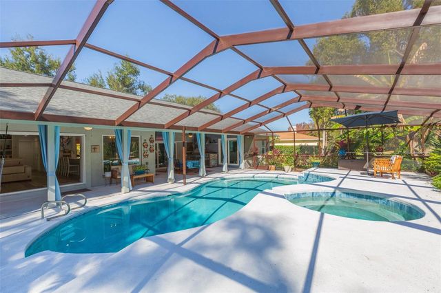 5039 BARROWE DRIVE, Tampa, FL 33624