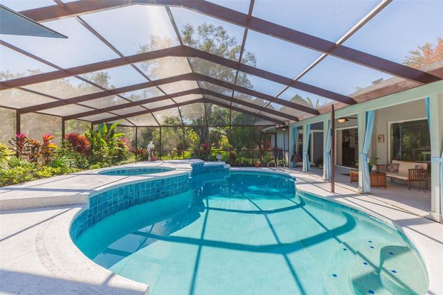 5039 BARROWE DRIVE, Tampa, FL 33624