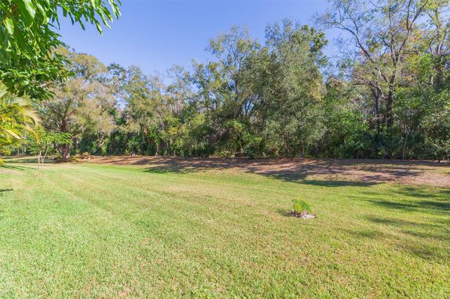 5039 BARROWE DRIVE, Tampa, FL 33624