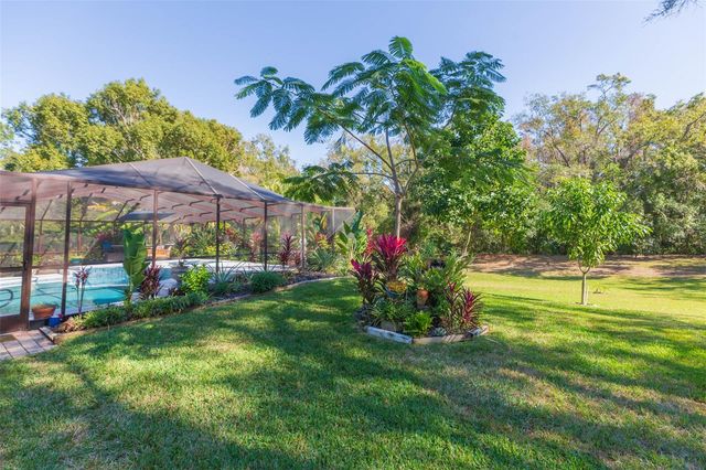 5039 BARROWE DRIVE, Tampa, FL 33624