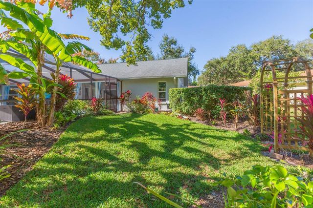 5039 BARROWE DRIVE, Tampa, FL 33624