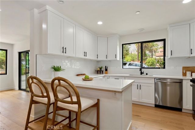 180 W Highland Avenue, Sierra Madre, CA 91024