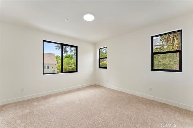 180 W Highland Avenue, Sierra Madre, CA 91024